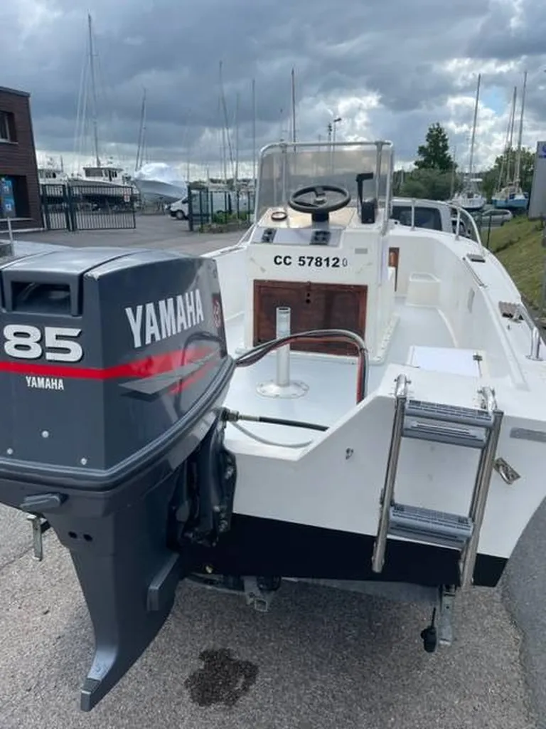 bateau coque open occasion avec moteur YAMAHA  à Arzal dans le Morbihan