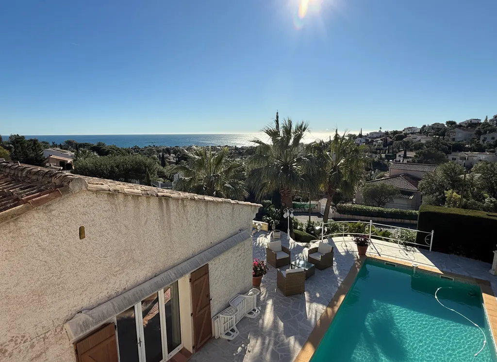 Vente Villa panorama d'exception à Saint-Aygulf : Une villa entre ciel et mer