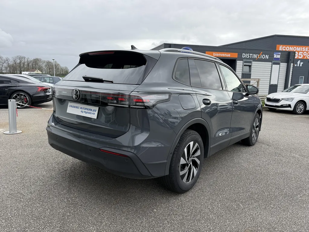 Volkswagen Tiguan occasion récent à faible kilométrage disponible chez votre concessionnaire proche du Havre, Rouen et Fécamp