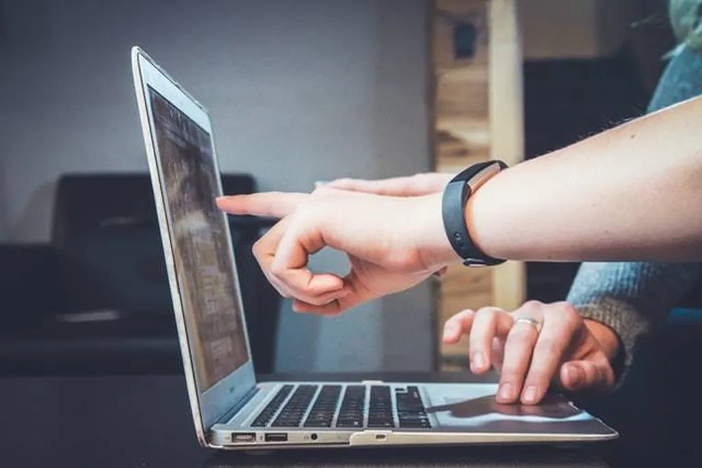 Dépannage informatique dans la journée sur Aix-en Provence et ses alentours