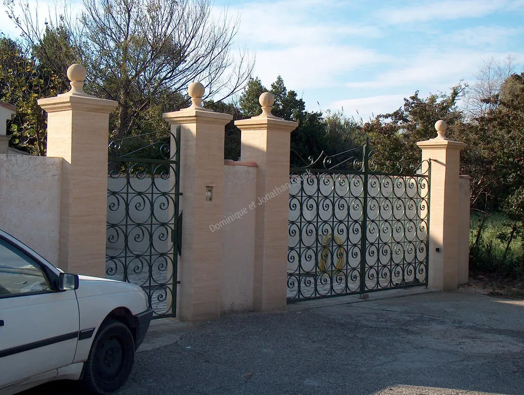 Piliers de portail en pierre