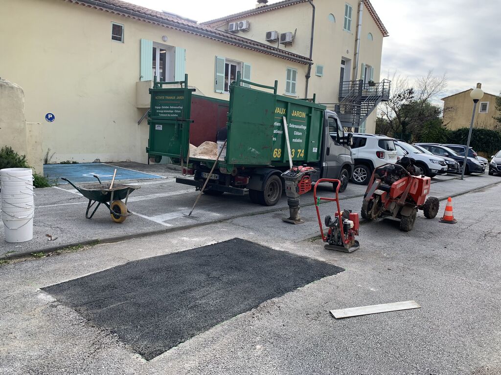 Rognage de souche et reprise d’enrobé – Intervention Jardivar