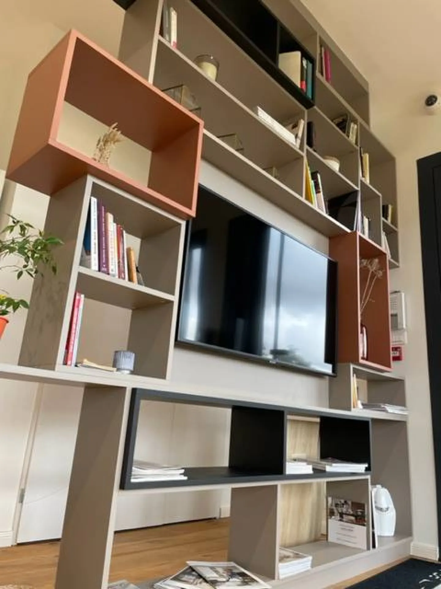 Maxime Placards & Cuisines spécialiste de l'aménagement de bibliothèque dans le 31