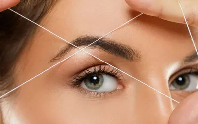 Épilation visage au fil pour enlever duvet et restructurer les sourcils avec résultat net et respect des peaux sensibles à Pessac