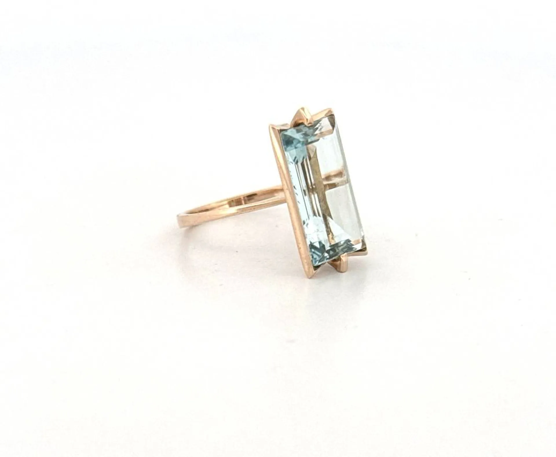 Or Ligne La Teste de Buch bague en or 750 et aigue marine Art Déco