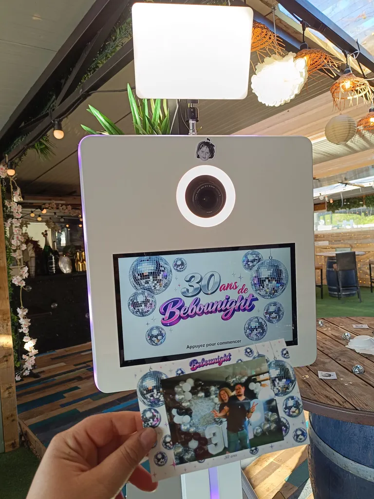 Location photobooth blanc pour Mariage 200€ Marseille