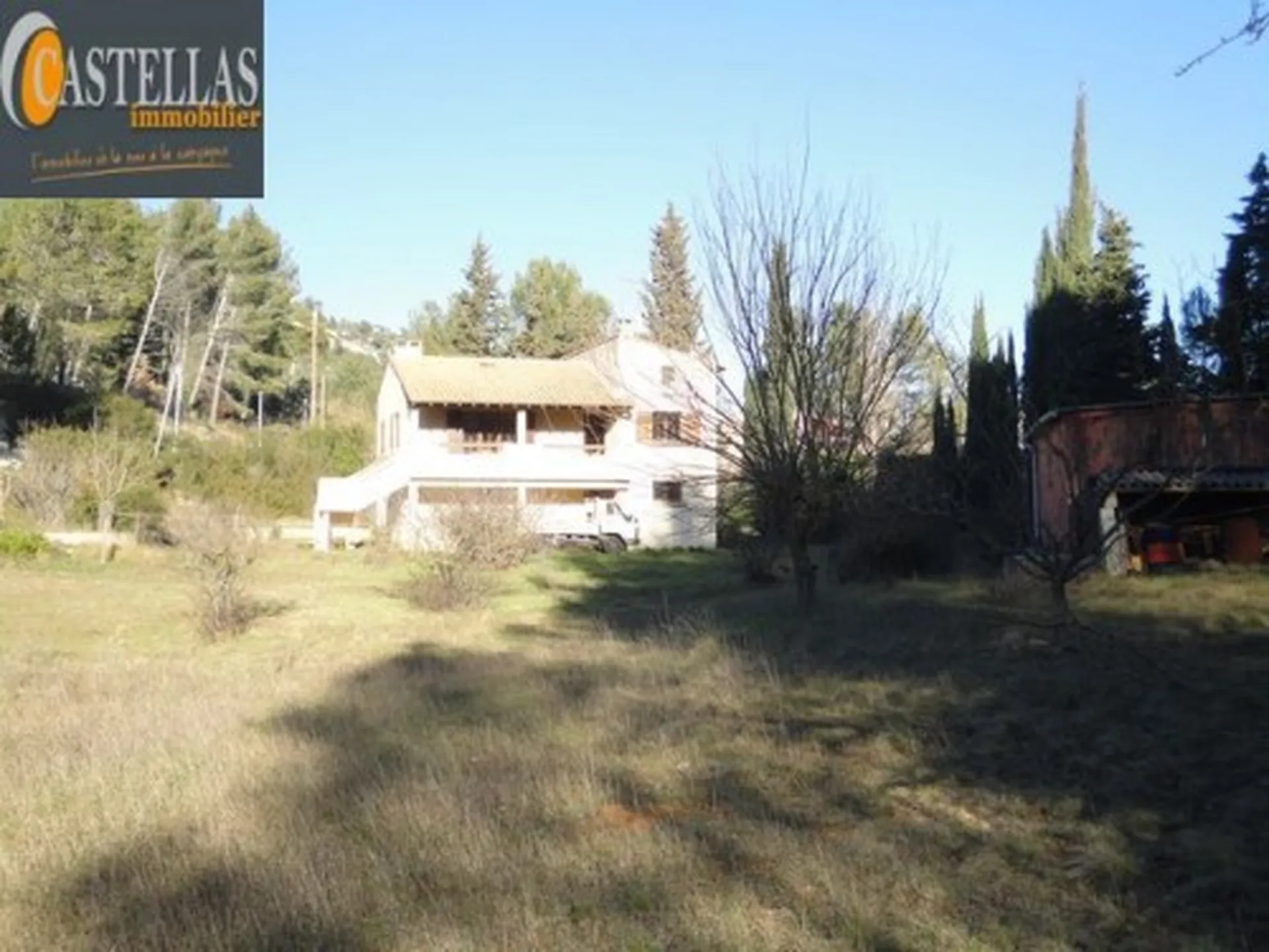  logement à rénover 5 Roquefort La Bédoule dans cadre champêtre sur 8200m²