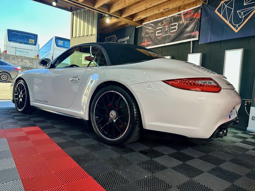 comment protéger sa voiture avec un traitement céramique sur Porsche 911 proche de lyon 
