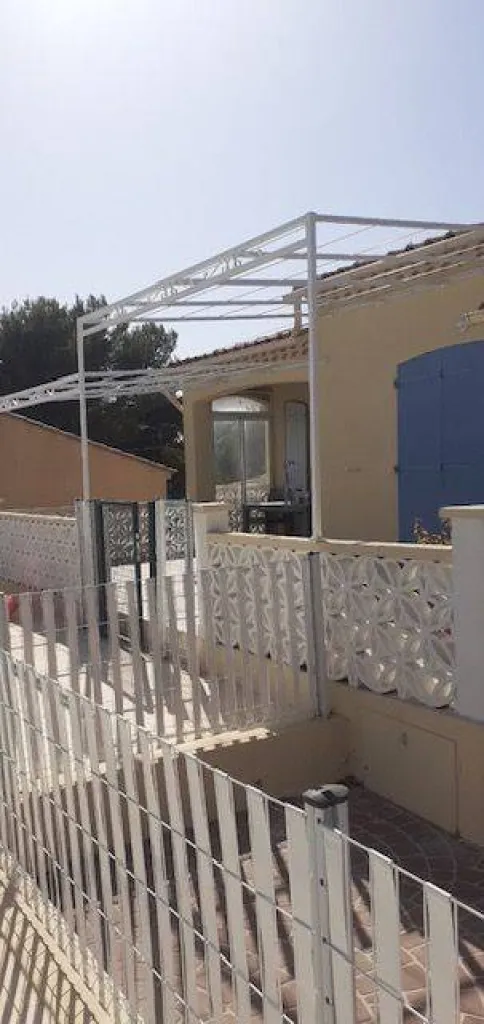 FABRICATION ET POSE PERGOLA AVEC BANDEAU VOLUTES  ACIER SUR MESURE LES PENNES MIRABEAU 13
