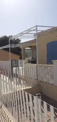 FABRICATION ET POSE PERGOLA AVEC BANDEAU VOLUTES  ACIER SUR MESURE LES PENNES MIRABEAU 13