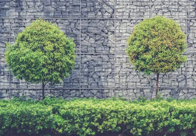 Construction d'un mur de soutenement de jardin dans le Vaucluse