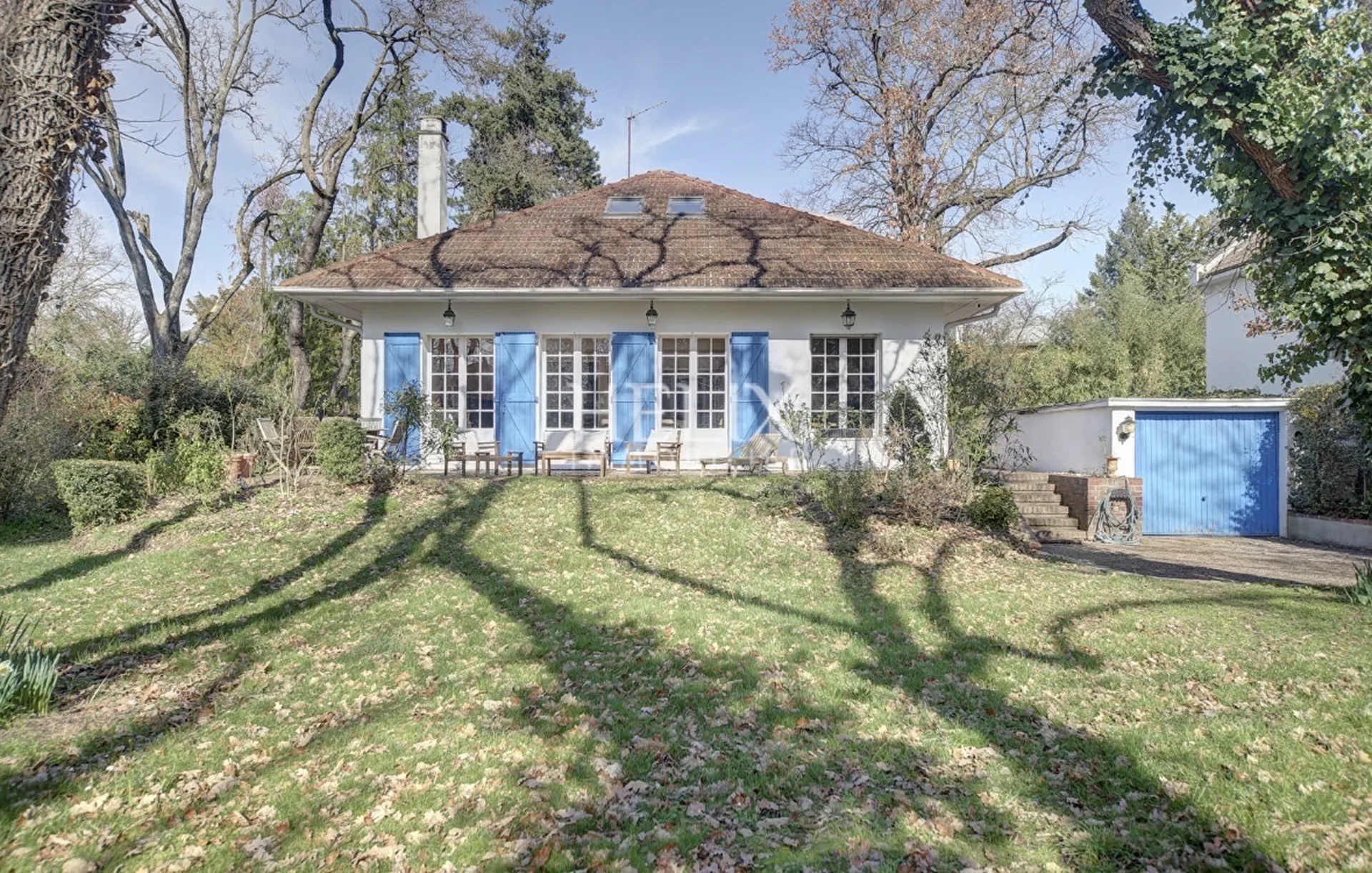 Maison charmante, avec terrain agréable et arboré 