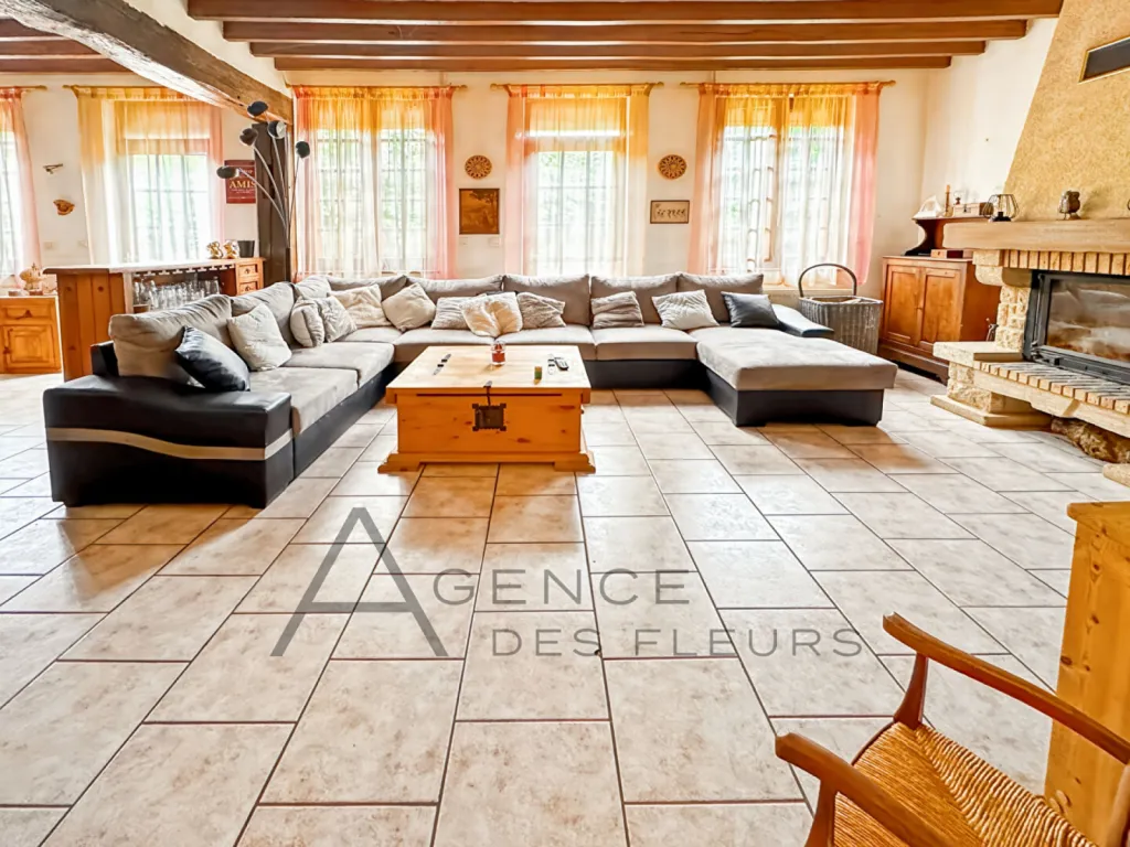 A vendre maison de 145 m² édifiée sur 2400 m² de terrain sur la commune de LE BEC THOMAS 27370