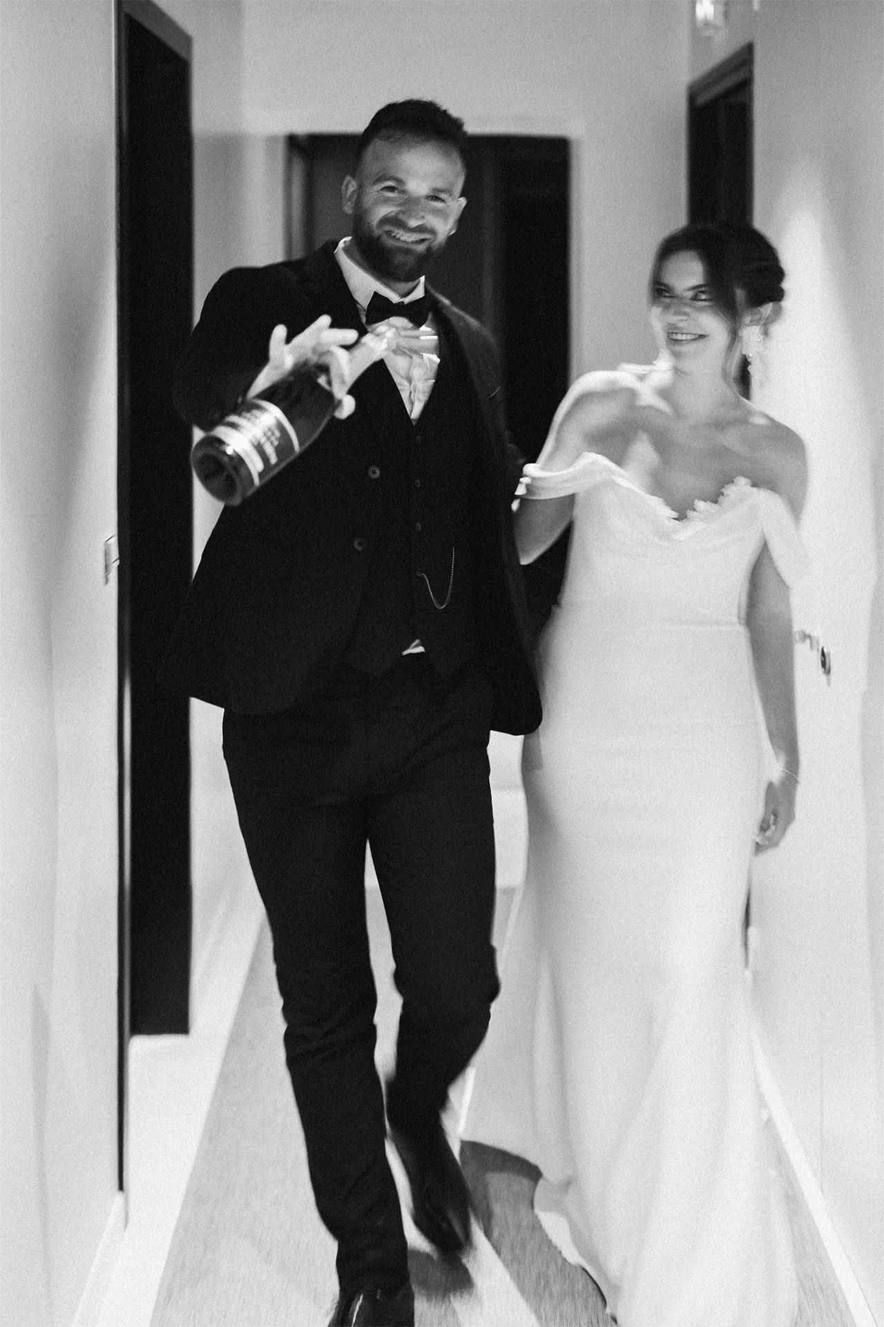 Réservation Château mariage en Provence près de Lourmarin 84160 :  service wedding planner, traiteur, hébergement invités