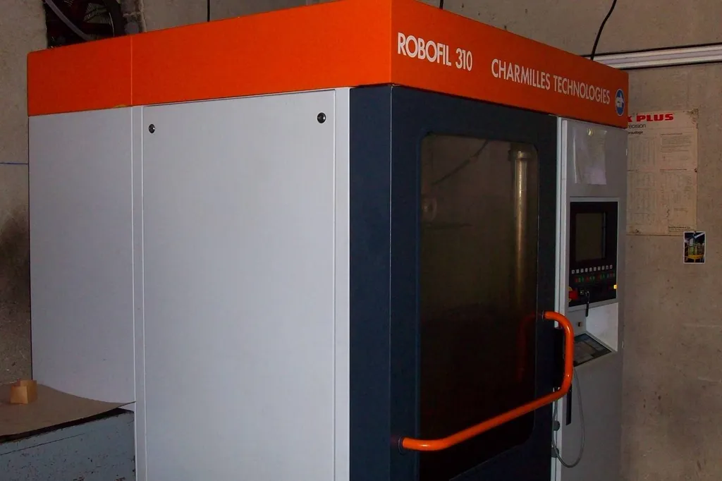 Machine de découpe par électro-érosion