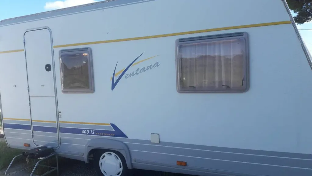 BURSTNER Ventana 400TS (VENDUE) - Lit Transversal Intimité - Occasion 4 Places MIDI 13