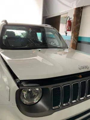 Remplacement Pare-Brise cassé sur Jeep Renegade avec Speed Glass Marseille