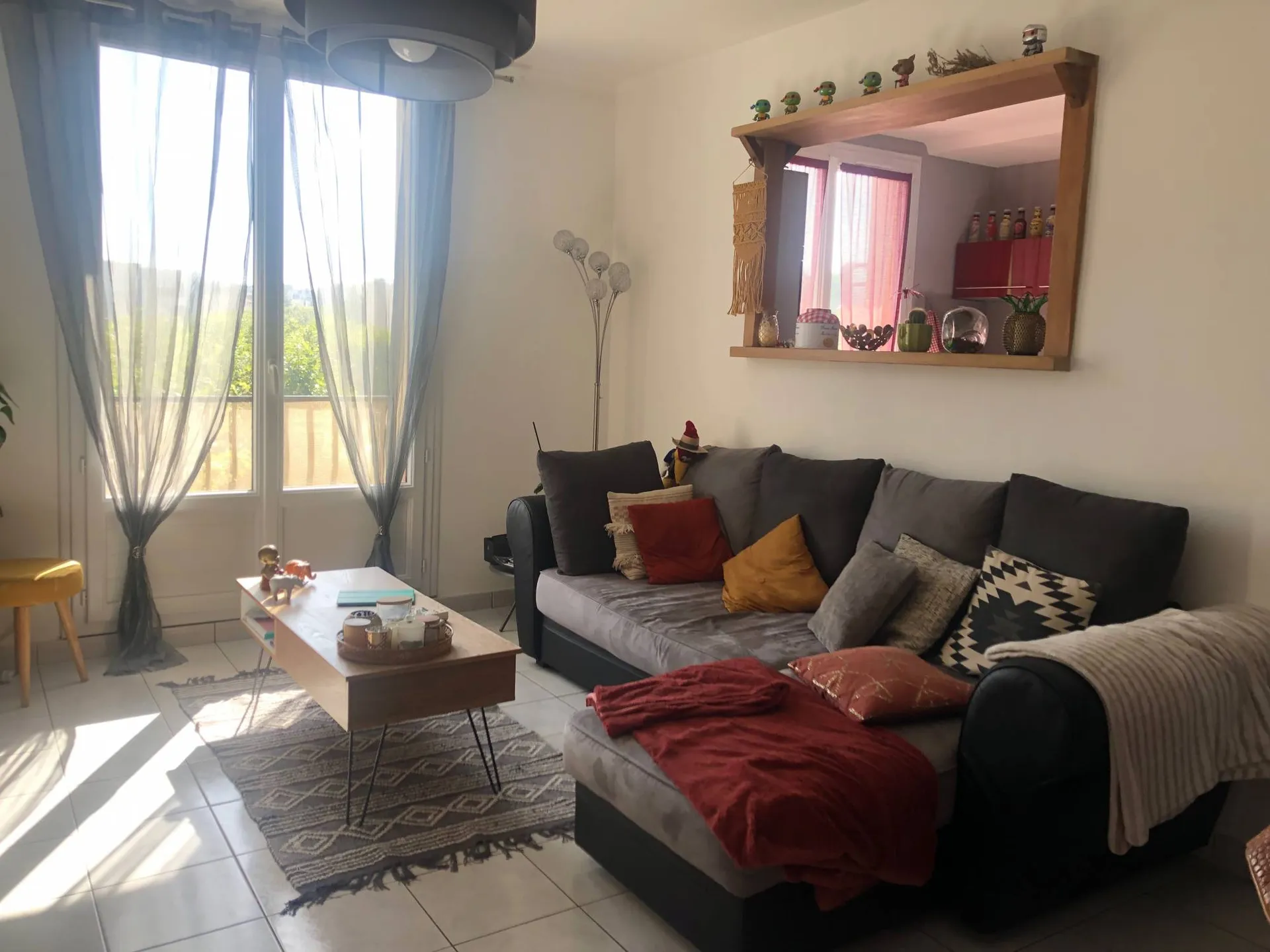 Vente appartement dernier étage Carnoux en Provence au calme, avec vue dégagée + cave 