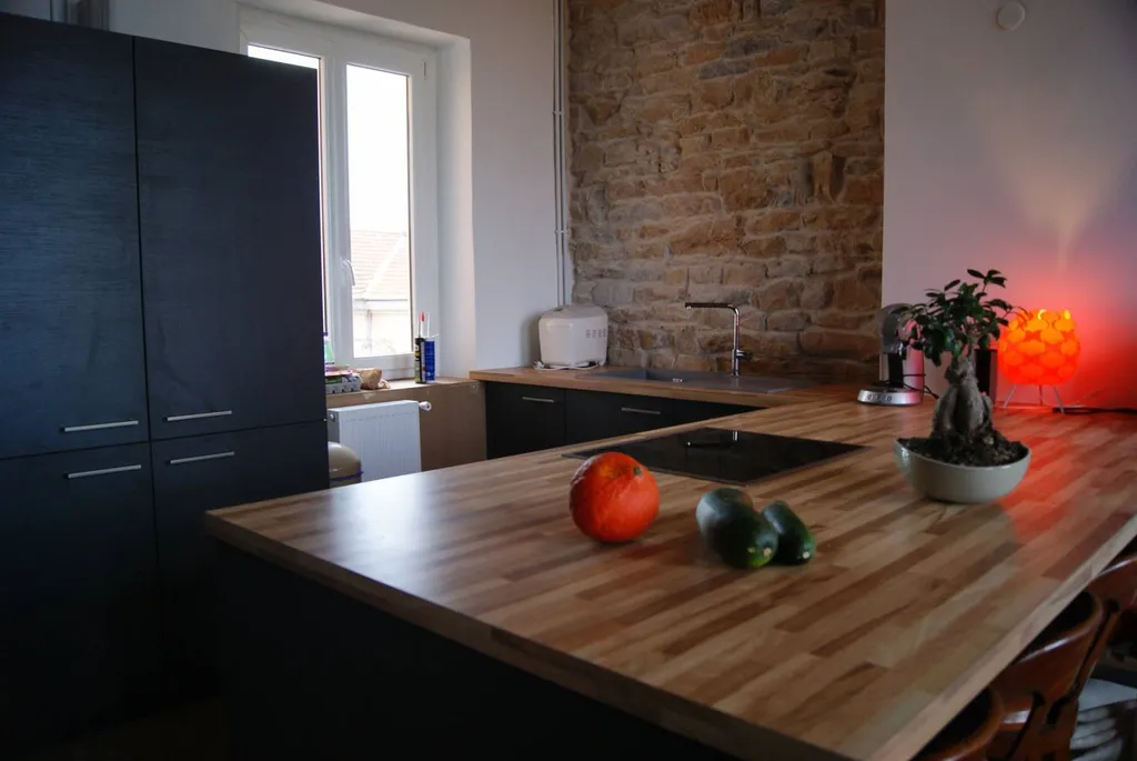 cuisine avec plafond à la francaise