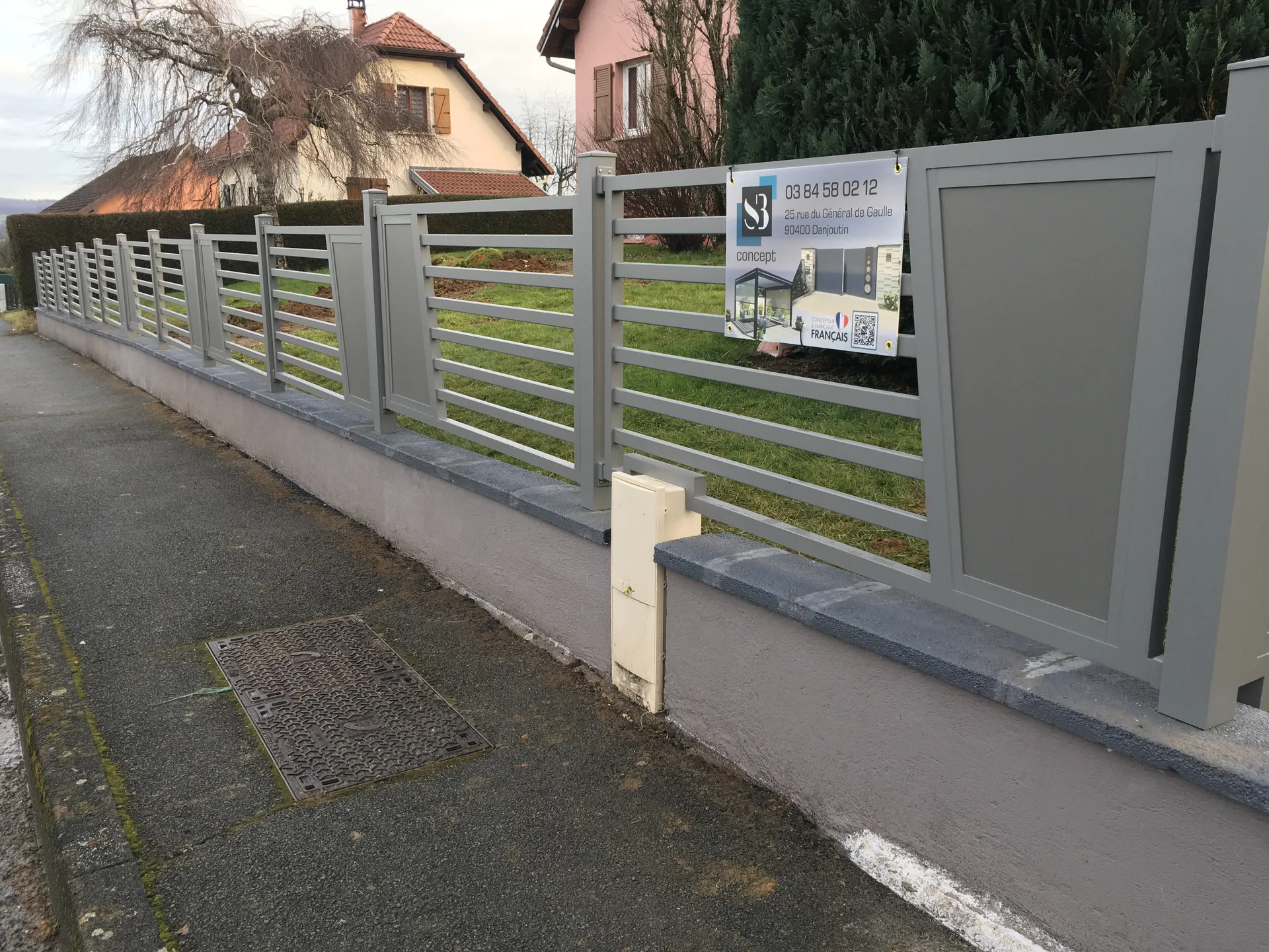 PORTAIL CITY  Auto-porté, VILLA Granit  5500 x1450 et  PORTILLON CITY ORIGIN 1 battant VILLA Granit Nature 1355 x1400  CLOTURES CITY VILLA