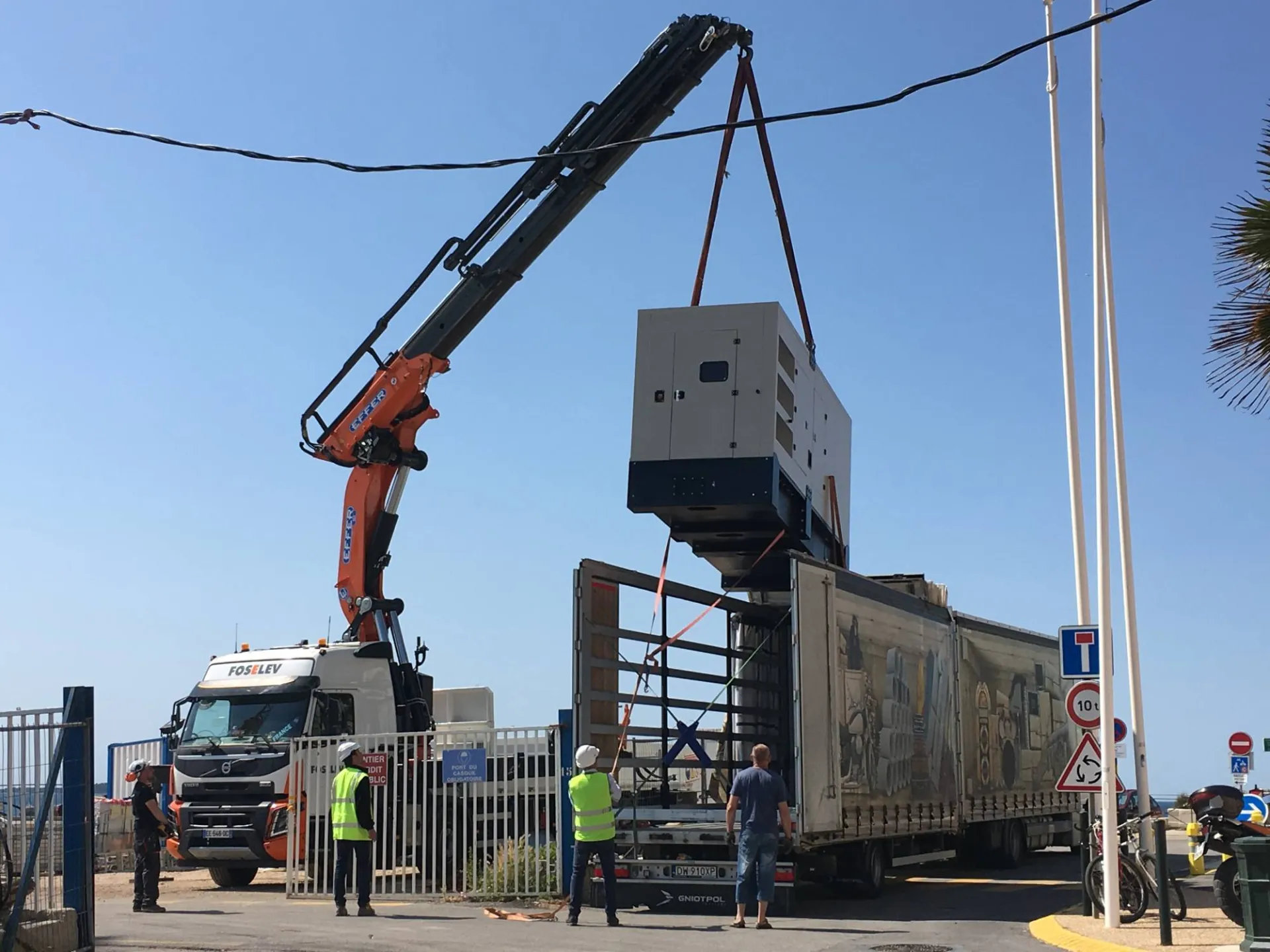 NOTRE Savoir-Faire à VOTRE Service dans la vente et la maintenance de groupes électrogènes à Aix en Provence dans la région Paca