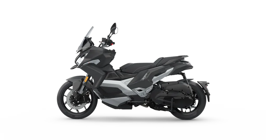 SCOOTER NEUF PEUGEOT XP400 ALLURE A SIX FOURS LES PLAGES