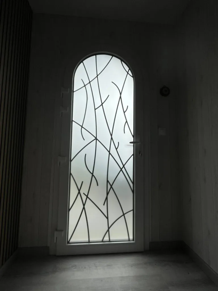 Entreprise et devis pour pose de porte d'entrée cintrée au Havre et ses alentours 76