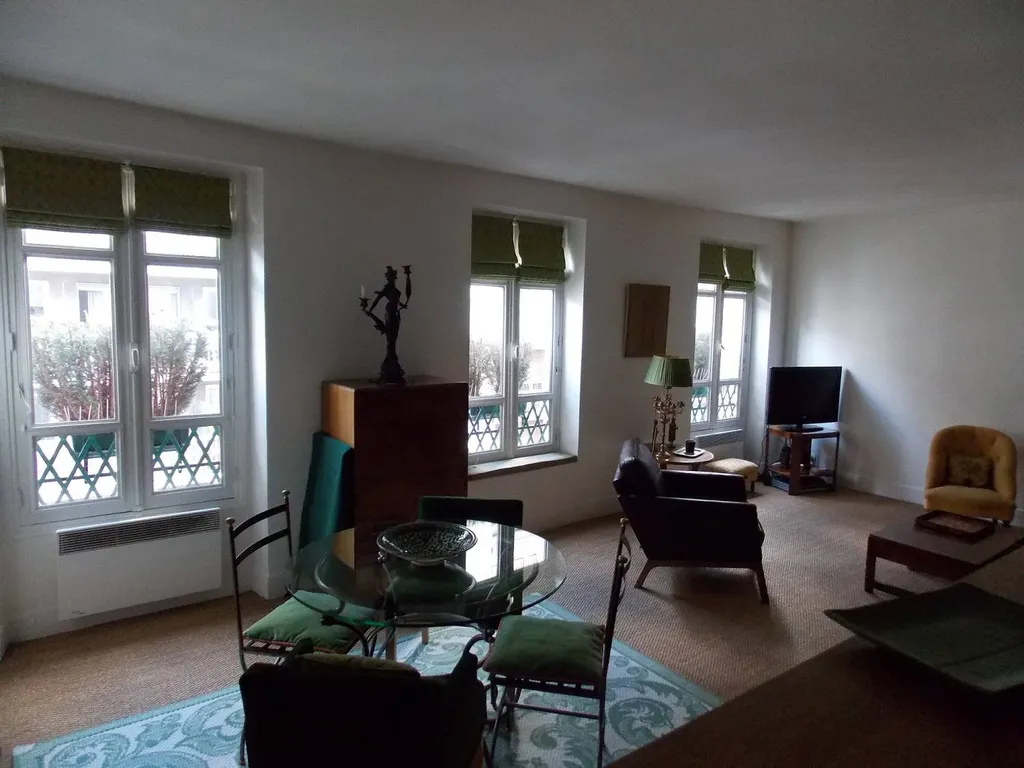 A VENDRE APPARTEMENT HAUSSMANNIEN 2 CHAMBRES AVEC BALCON QUARTIER TERNES PARIS 75017