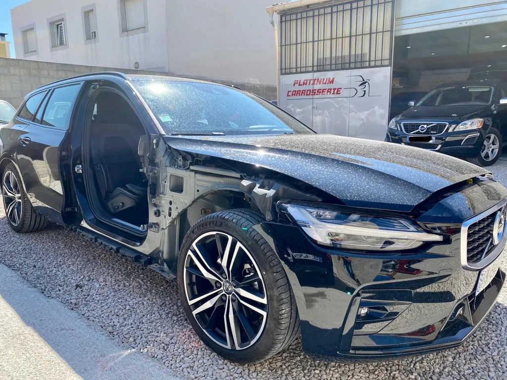 Réparation carrosserie à Carnoux 13470, Volvo Marseille V60 choc avant avec franchise offerte 