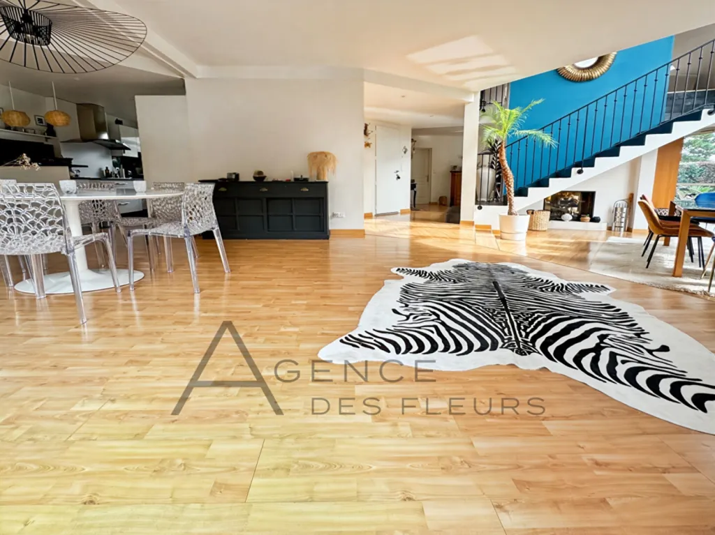 A vendre, maison d'architecte d'exception de 235 m² sur un terrain de 1300 m² située à La Londe
