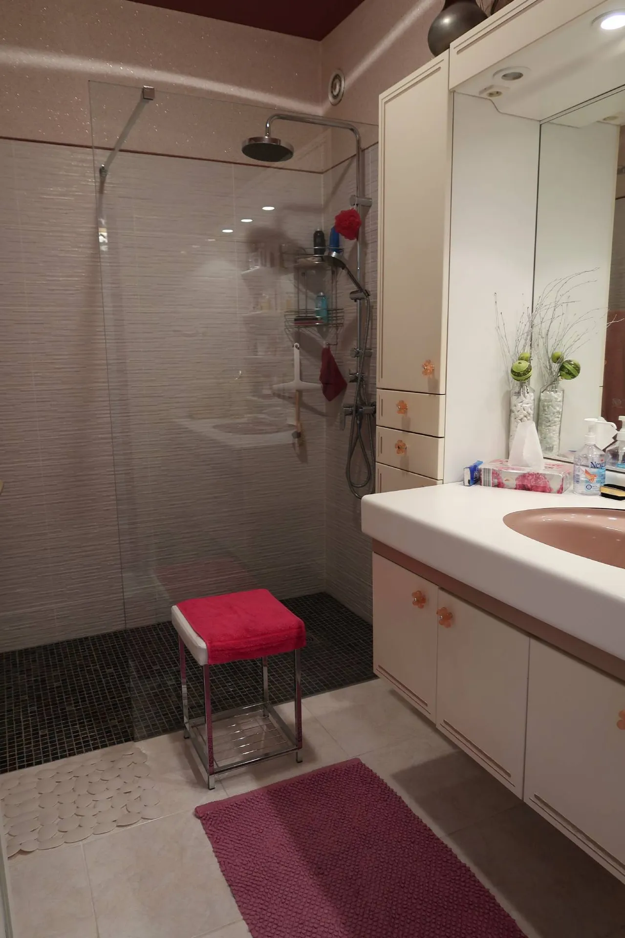 Appartement 3 Cassis dans résidence sécurisée de standing avec piscine, terrasse et jardin vue mer, parking privatif, cave et garage en option