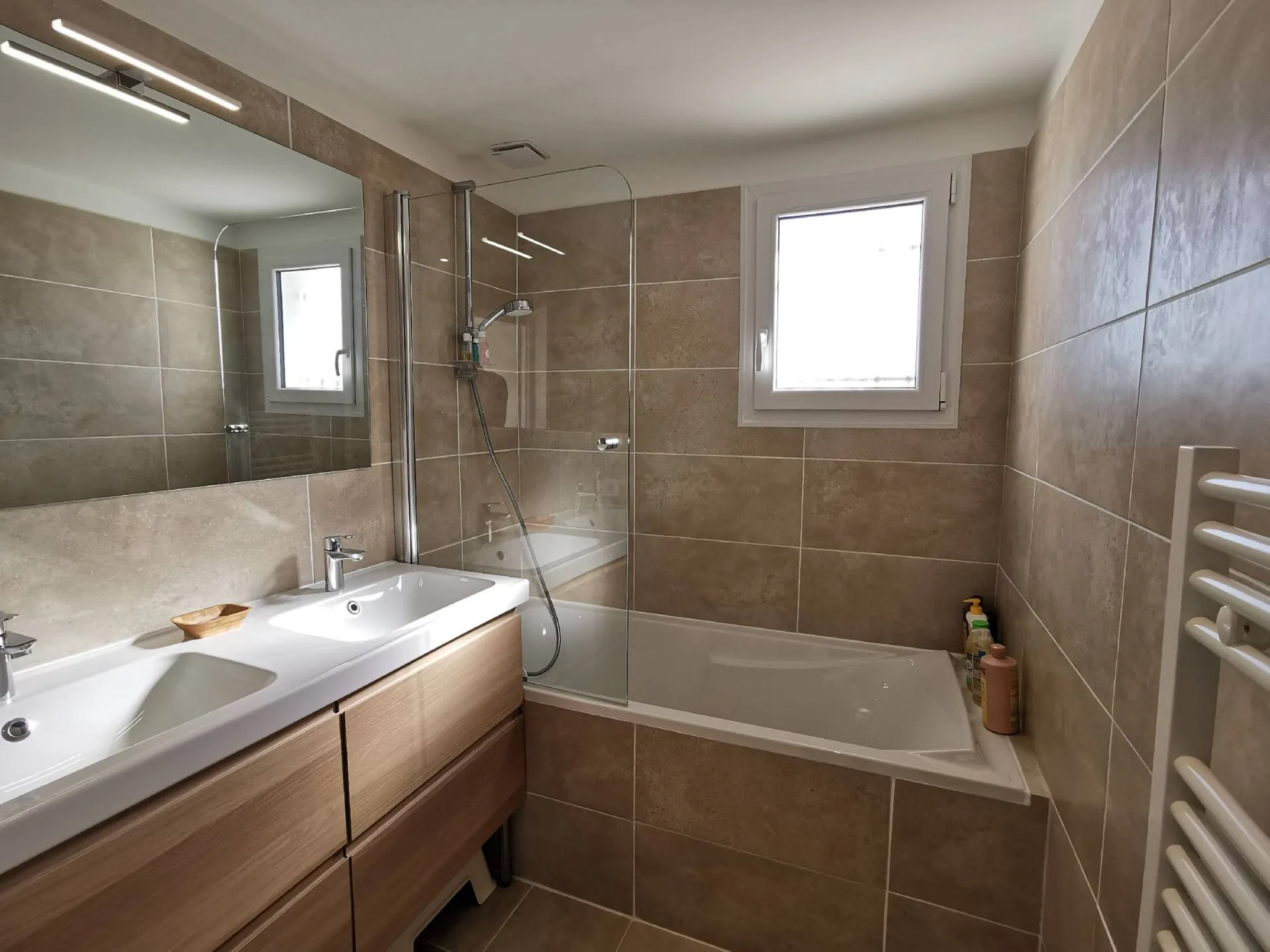 Vente maison T5 Cassis sur les hauteurs, au calme, avec piscine et vue dégagée sur mer et Cap Canaille 