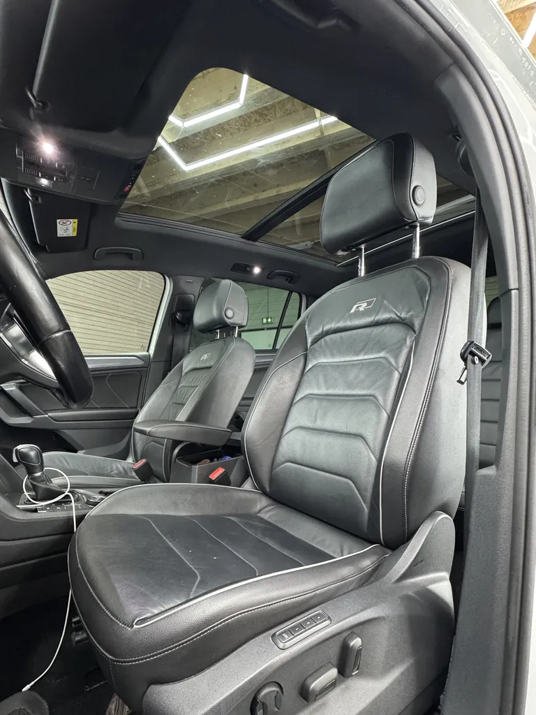 TIGUAN R LINE 2.0 BI-TDI 240 CHV/ BOITE AUTO / TOIT OUVRANT/ DISCOVER PRO/ SIEGE ELECTRIQUE/ ATTELAGE ELECTRIQUE/ COFFRE ELECTRIQUE