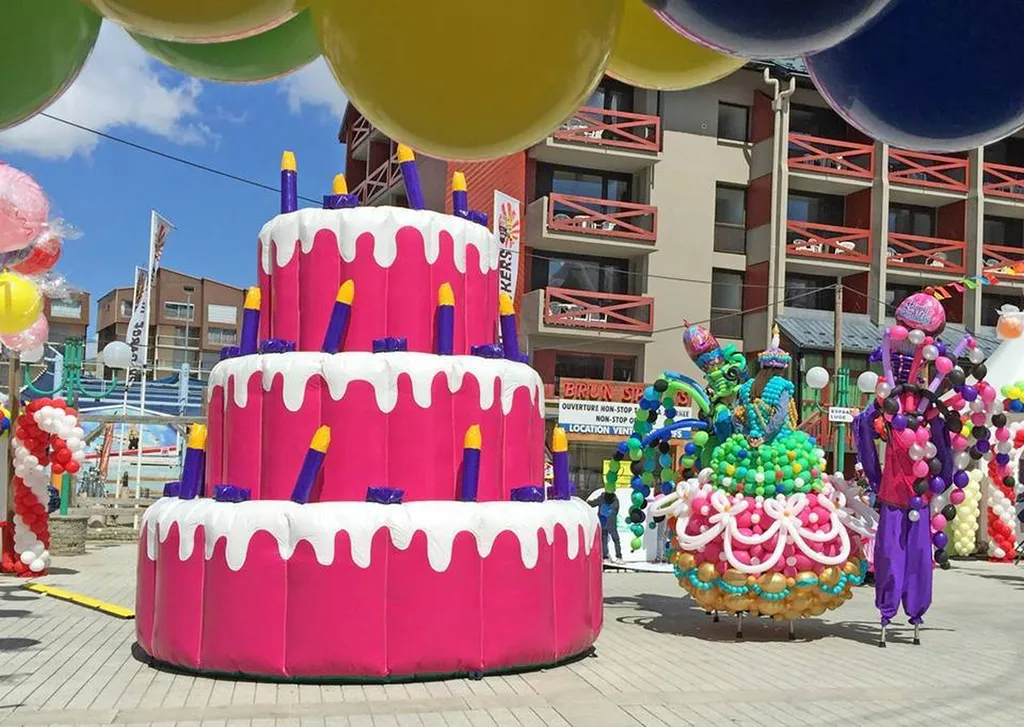 Location gateau anniversaire gonflable géant