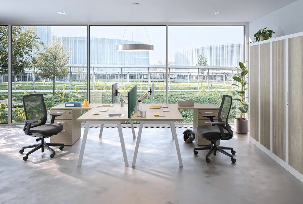 Mobilier de bureau design pour espace de coworking à Montpellier