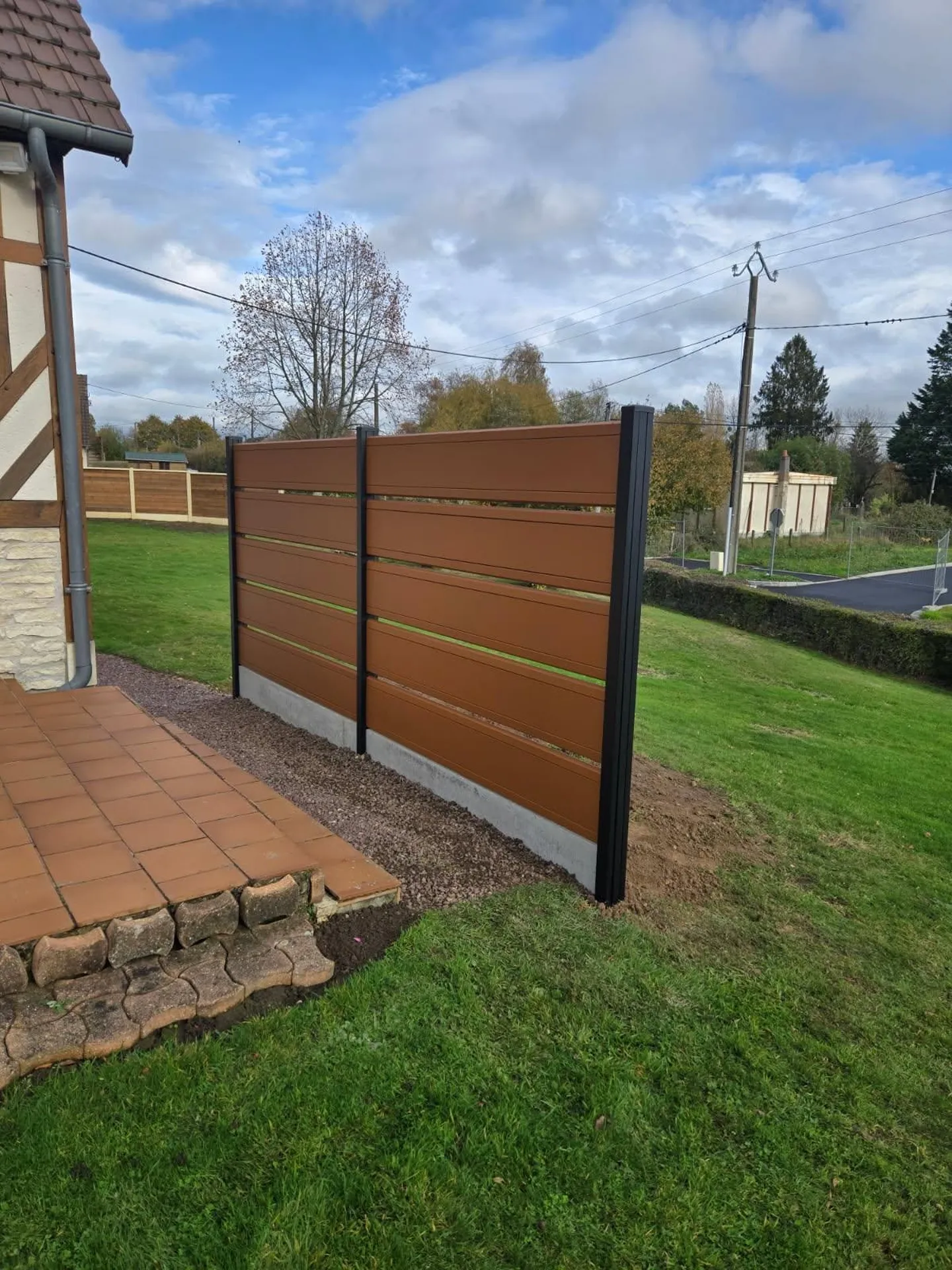 Installation de Clôture en aluminium, un Modèle Occultant et Sur-Mesure à Rouen en Seine-Maritime 76 et Bois-Guillaume