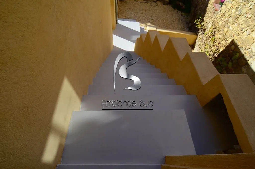 ESCALIER EN BETON CIRE TALOCHE A MEYRARGUES