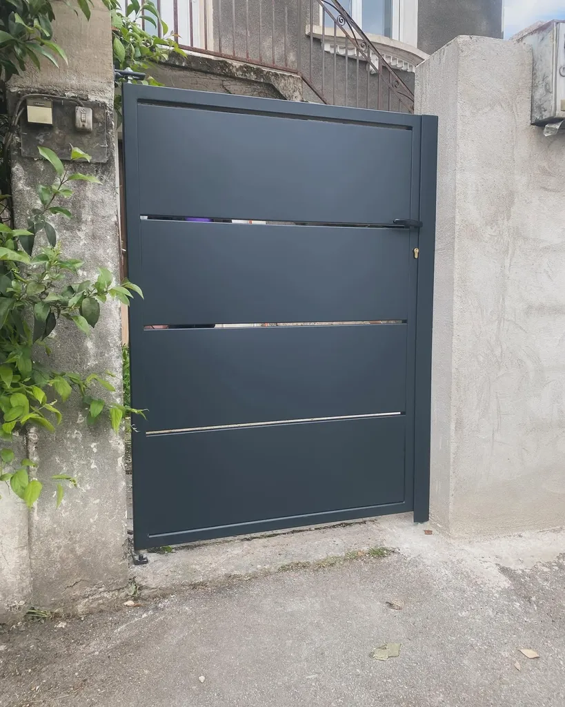 Fabrication et pose d'un Portillon en acier thermolaqué ou en Aluminium à Blagnac en Haute-Garonne