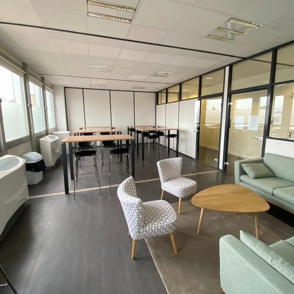 Spécialiste en agencement sur mesure au Havre 76 : aménagement complet de bureaux de direction et de coworking