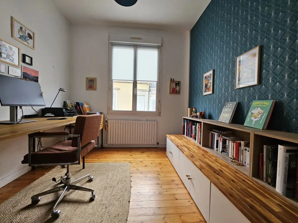 mancelle décorée avec goût dans le centre ville du mans à vendre