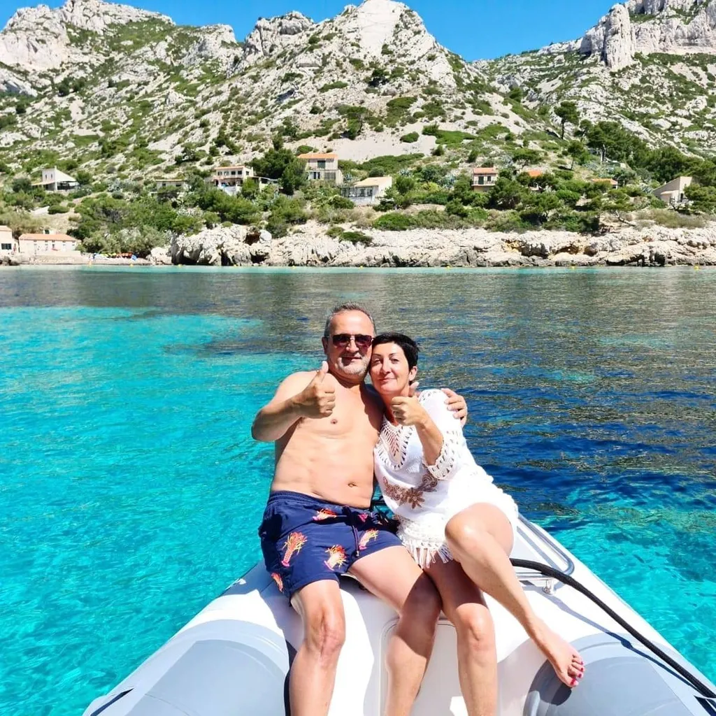 Exploring secluded coves on a romantic trip with l’Eden Boat in the Mediterranean Sea.
