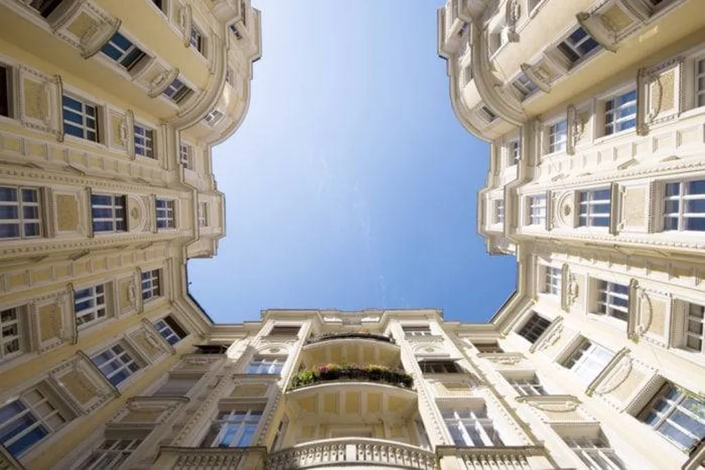 Nettoyage Immeuble et Rotation des Poubelles à Paris et Saint-Cloud