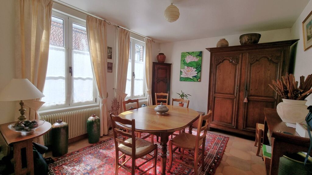 A vendre belle maison de ville et de caractère, 4 chambres, située au coeur de la cité médiévale de Saint-Valéry-sur Somme 80230