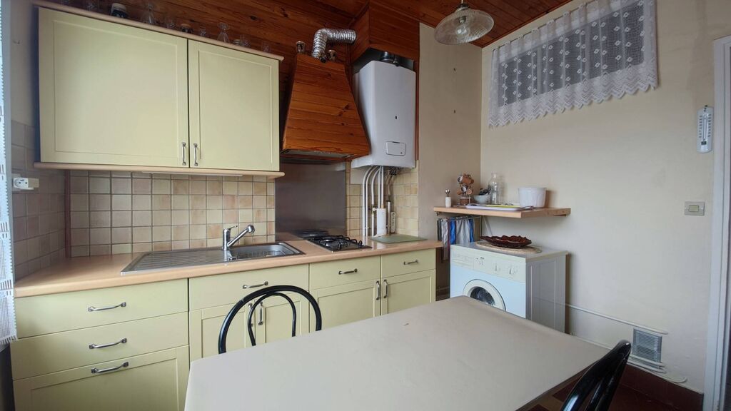 VENDU VUE PORT ET MER