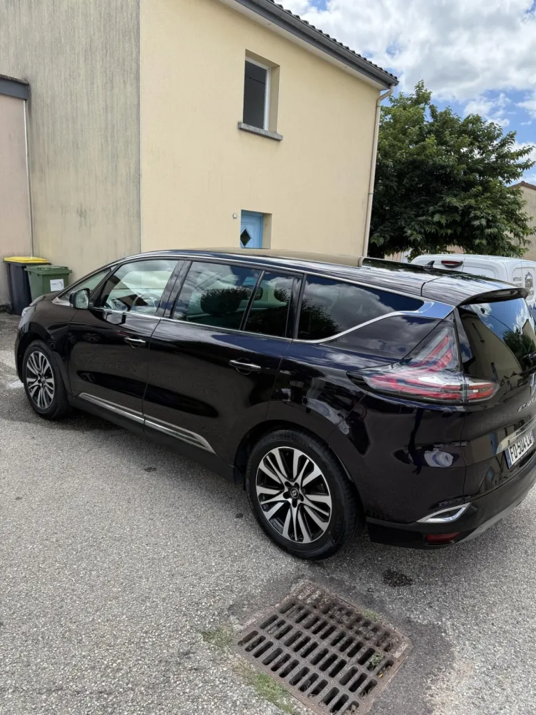 Lustrage professionnel one step avec pose de cire hybride céramique, finition miroir et protection longue durée sur Renault Espace à Feurs