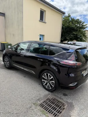 Lustrage professionnel one step avec pose de cire hybride céramique, finition miroir et protection longue durée sur Renault Espace à Feurs