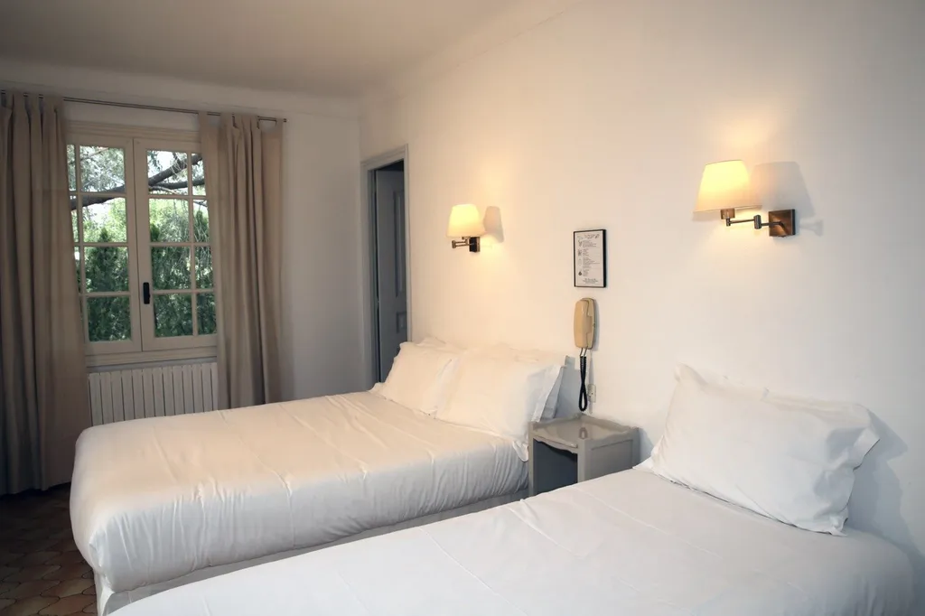 HDLP Chambre V08 1 lit double et 1 lit simple