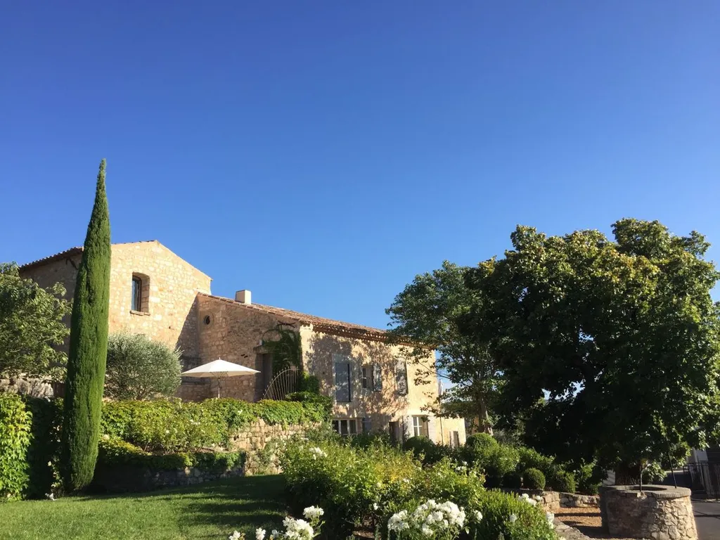 Professional home managers taking care of a nice bastide in Vaugines