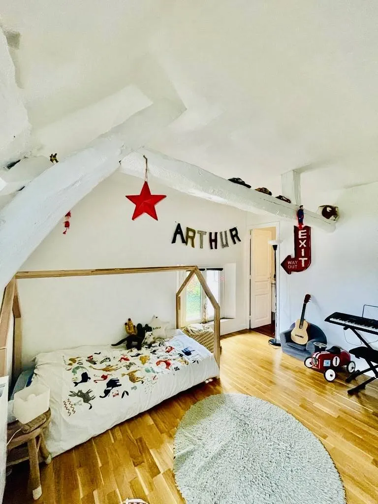 A vendre maison de 200 m² édifiée sur 2573 m² de terrain sur la commune très recherchée de LA BOUILLE 76530