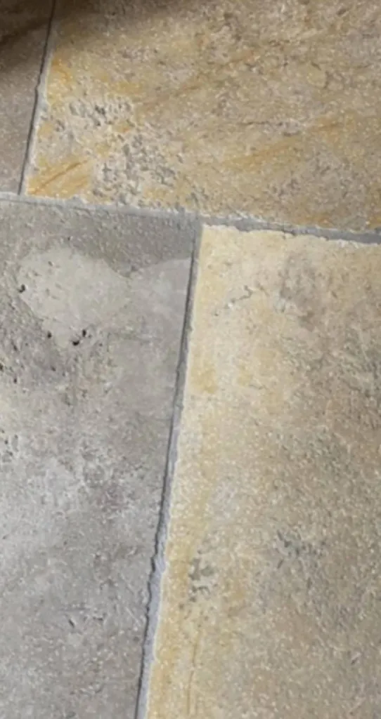 Carrelage en pierre naturelle de France. 36 rue de Bourgogne à Paris 